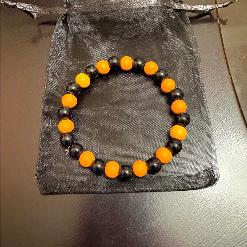 Black and Orange Beaded Stretch Bracelet - Women's Fashion Accessory - Picture 1 of 2
